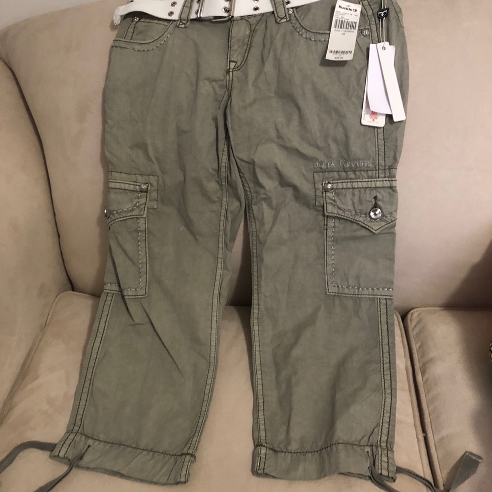 NWT Buckle brand green crop jeans.
